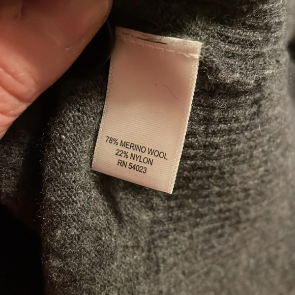 Banana Republic Italian Yarn Merino Wool Sweater Small Gorpcore Preppy Career - Picture 6 of 7
